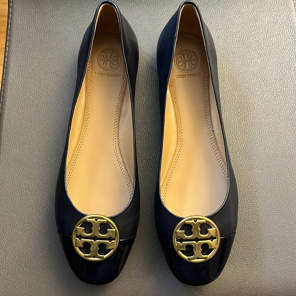 Never worn Tory Burch Chelsea CapToe Ballet -perfect Navy - Nappa/Patent Leather